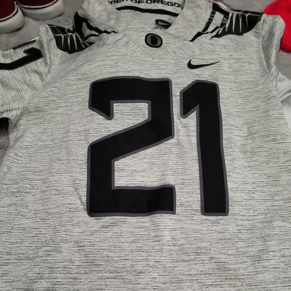 Men of Oregon Ducks Jersey